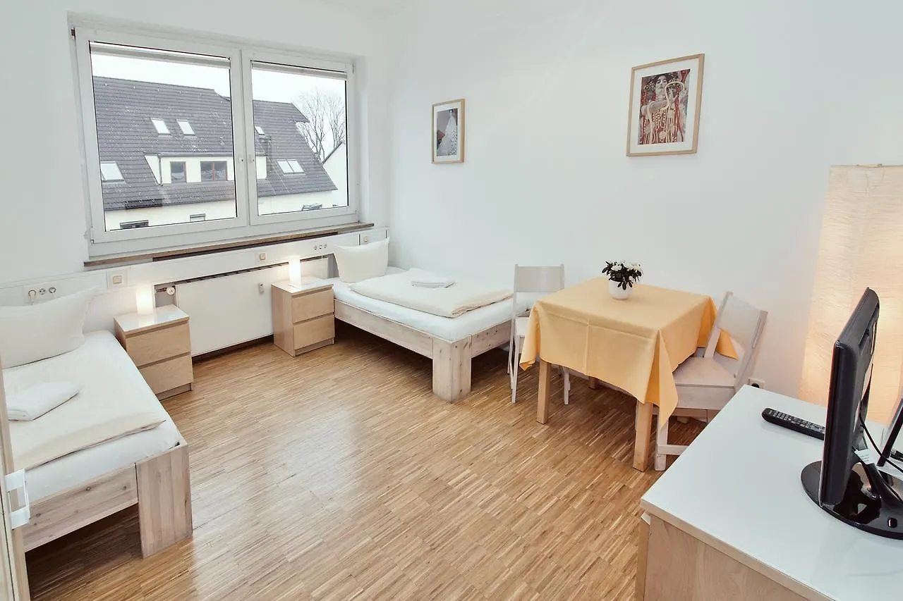 Carl Hostel München