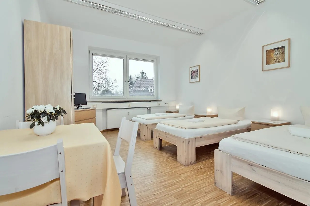 Carl Hostel München
